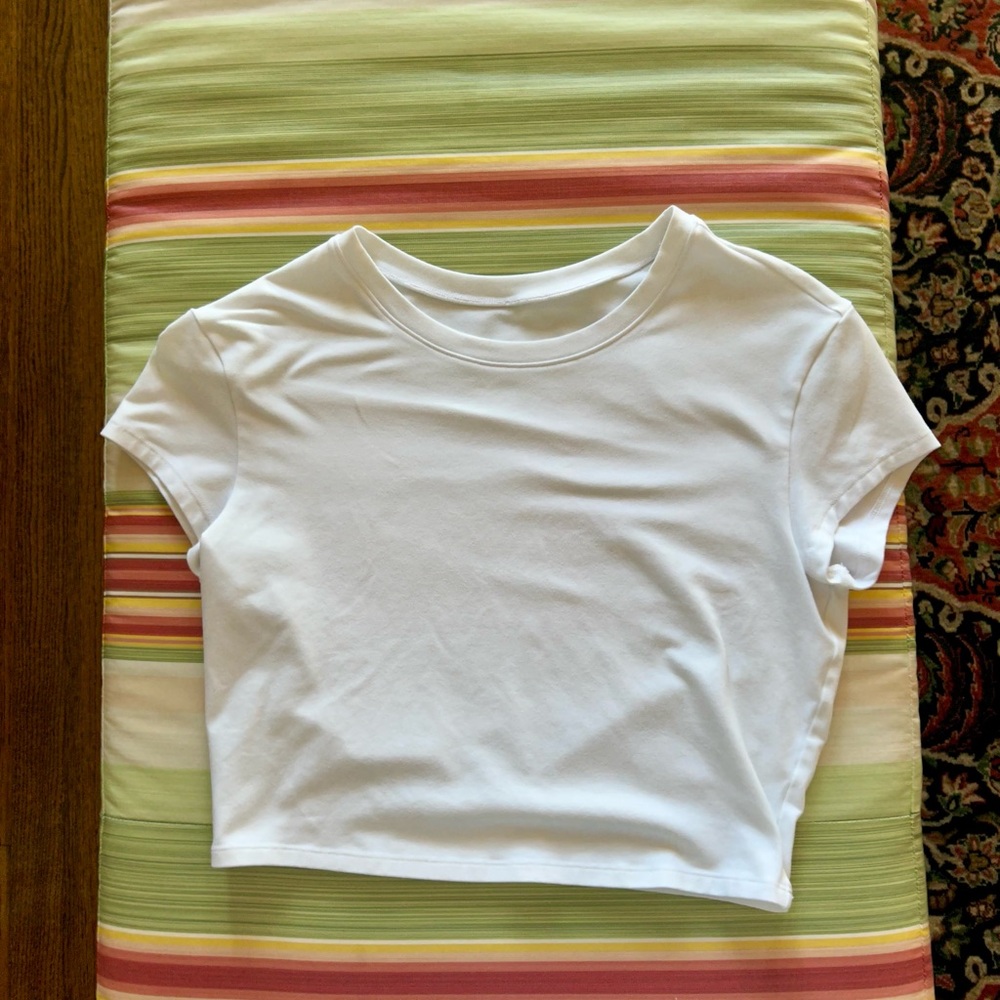 Alo Yoga | Alosoft Crop Finesse Short Sleeve White Tee